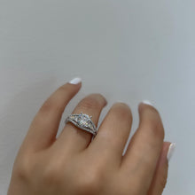 Load image into Gallery viewer, 18k White Gold Round Brilliant Cut Diamond Engagement ring