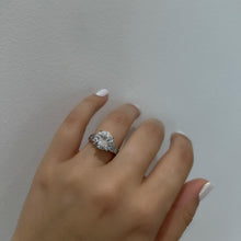 Load image into Gallery viewer, 18k White Gold .92 Carat Diamond Engagement ring