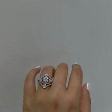 Load image into Gallery viewer, 18k White Gold Round Diamond Engagement ring