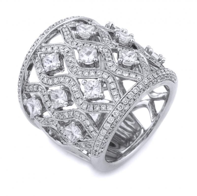 18k White Gold Princess Cut Diamond Ring