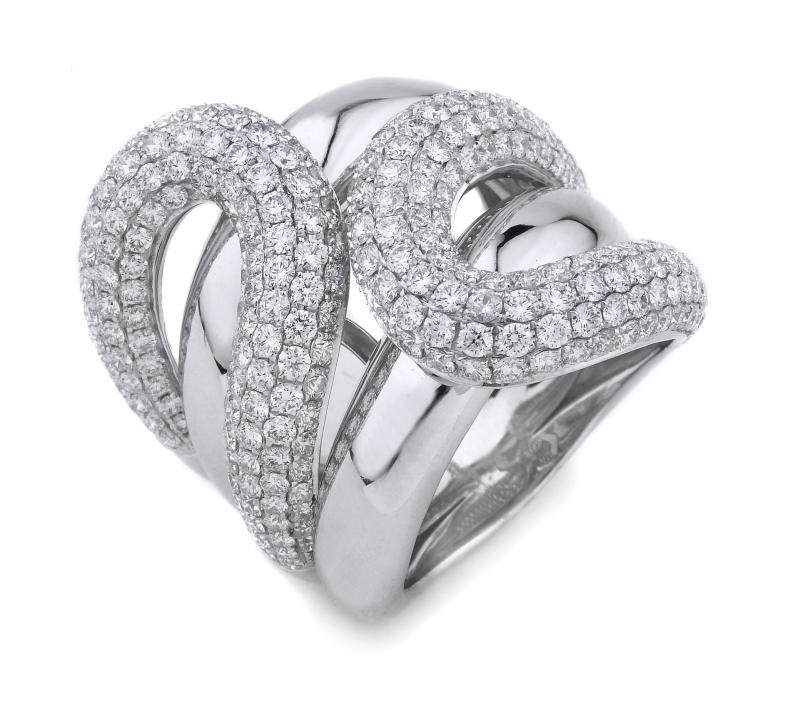 18k White Gold Brilliant Cut Diamond Ring
