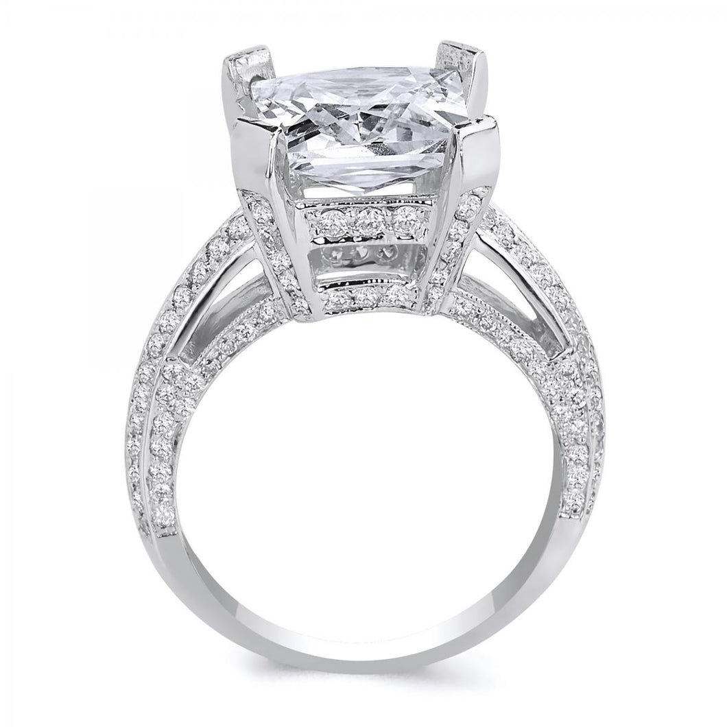 18k White Gold Diamond Engagement ring