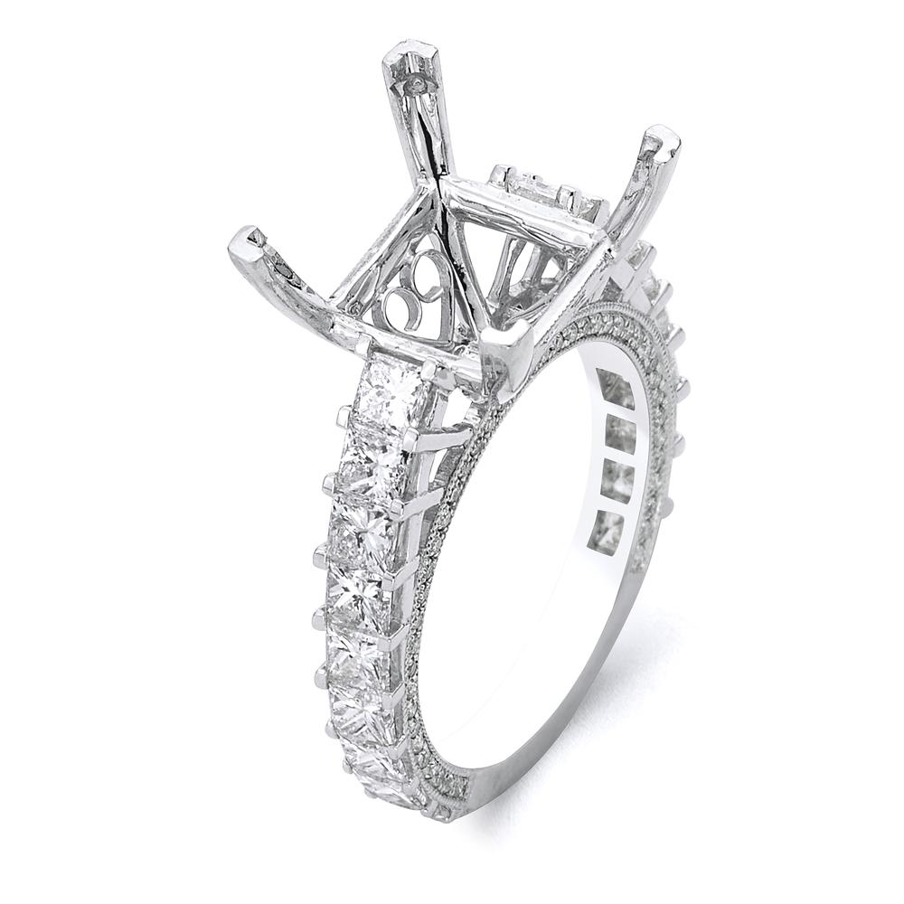 18k White Gold Princess Round Brilliant Cut Diamond Engagement Ring